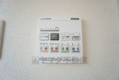 浴室暖房乾燥機には、暖房、乾燥、涼風、換気の4つの機能が付いています。タイマー付きです。換気・雨の日の洗濯も安心です＾＾