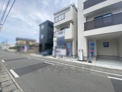 前面道路含む現地写真。