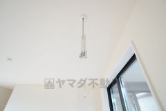 室内物干しは、雨の日や花粉の季節でも気にせず洗濯物が干せるので嬉しいですね＾＾