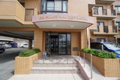 清掃の行き届いたきれいなエントランス。スロープ付き＾＾