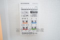 浴室暖房乾燥機には、暖房、乾燥、涼風、換気の4つの機能が付いています。タイマー付きです。換気・雨の日の洗濯も安心です＾＾