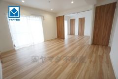 家族が集まる開放的なリビング。思い思いの時間を過ごしたり、家族みんなで食事をしたり、素敵な団らんの場になりますね＾＾