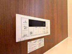 おいだき機能つきなのでお風呂に入る時間が異なるご家庭には嬉しいですね。ボタン一つで快適で便利な生活が＾＾