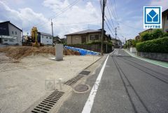 現地（2025年5月）撮影。住人以外の車の進入も少なく、小さなお子様を持つご家庭にも安心です。