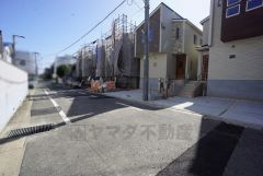 前面道路含む現地写真。
