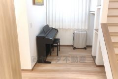 用途が選べる多目的コーナー＾＾ リモートワークスペースとしてもご利用いただけます＾＾ 写真はイメージです。