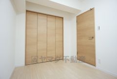 全居室収納スペース付きなのでお部屋をスッキリと保てそうですね。