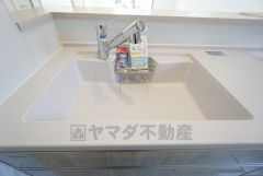 色も形もキレイなシンクは、広さも確保しているので、大きめの鍋も簡単に洗えます＾＾