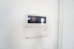 おいだき機能つきなのでお風呂に入る時間が異なるご家庭には嬉しいですね。ボタン一つで快適で便利な生活が＾＾