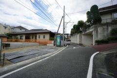 前面道路は西側約5.1ｍの公道に面しています。限定1棟です。カースペース4台分確保＾＾（内1台は車種による）