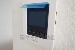 防犯性、セキュリティー対策に安心できるテレビモニター付きインターフォンです。セールスマン対策にもなり安心できます。