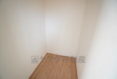 リビングには収納が設けられています。物が沢山集まりがちなリビングに収納スペースがあると便利ですね＾＾