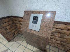 防犯性もばっちり、TVモニター付きインターホン完備。来訪者の顔が見えるので、安心＾＾お子さん1人での留守番時にも活躍しそうです。 