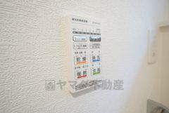 浴室暖房乾燥機には、暖房、乾燥、涼風、換気の4つの機能が付いています。タイマー付きです。換気・雨の日の洗濯も安心です＾＾