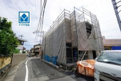 角地＾＾春日北小学校すぐ＾＾歩1分。歩5分圏にサニー、セブン、幼保育園、病院、ドラッグストアなど周辺充実＾＾