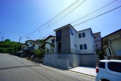 全面道路の幅員7ｍ以上で駐車もラクラクです＾＾