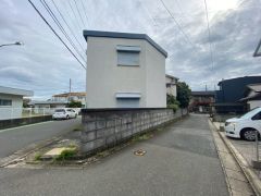 3台まで駐車できるので、急な来客時やお子様が成人して車を所有するようになっても安心です。