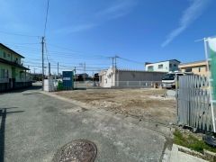 前面道路は南側約4.29ｍの公道に面しています。