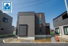  駐車も楽々の敷地面積50坪以上です。ゆとりある2台分の駐車スペースを確保＾＾