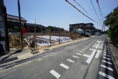 前面道路含む現地写真。