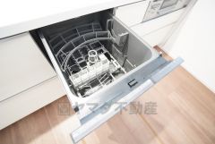 炊事時間を大幅に短縮できる食器洗浄乾燥機付き＾＾食器を洗う手間が減るので家族とのコミュニケーションの時間や自分の時間が増えますね。