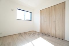 住む人のこだわりを活かす洋室＾＾広めのクローゼットもあり荷物もすっきり片付けられ、ゆとりのある暮らしが出来ます＾＾