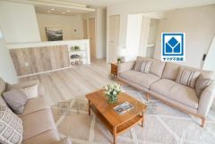 家族が集まる開放的なリビング。思い思いの時間を過ごしたり食事をしたり、素敵な団らんの場になりますね＾＾家具はCGによるイメージ画像です。