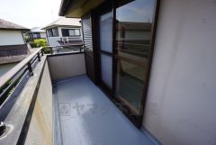 陽当たりの良いバルコニーです。お洗濯やお布団干しに＾＾