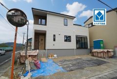 開放感のある角地＾＾敷地約49坪。イオンモール筑紫野(車5分/1.8ｋｍ)
