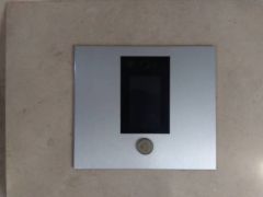 オートロックは、外部の人が自由に建物内に出入りできないため、不審者の侵入防止効果があります。