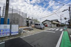 前面道路。 西側約5.2ｍ公道。小学校まで徒歩約6分＾＾