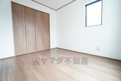 住む人のこだわりを活かす洋室＾＾広めのクローゼットもあり荷物もすっきり片付けられ、ゆとりのある暮らしが出来ます＾＾