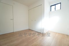 住む人のこだわりを活かす洋室＾＾広めのクローゼットもあり荷物もすっきり片付けられ、ゆとりのある暮らしが出来ます＾＾