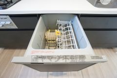 家事の時間が短縮できる食器洗浄乾燥機付。後片付けもラクラクです。