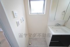 室内に専用のランドリースペースがあることで、洗濯・干す・畳む・収納までを一箇所で完結でき、家事動線がスムーズになります＾＾