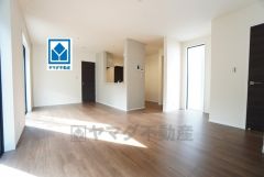 家族が集まる開放的なリビング。思い思いの時間を過ごしたり食事をしたり、素敵な団らんの場になりますね＾＾