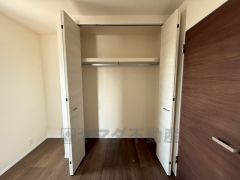 クローゼット付きなので、すっきりと整理整頓でき気持ちよく過ごせますね＾＾