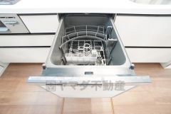 炊事時間を大幅に短縮できる食器洗浄乾燥機付き＾＾食器を洗う手間が減るので家族とのコミュニケーションの時間や自分の時間が増えますね。