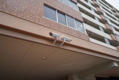 防犯カメラ完備。 カメラの存在自体が不審者の侵入や犯罪行為を抑制してくれます。 万が一トラブルなどがあった場合も安心ですね＾＾ 