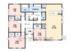 4LDK。平屋。家の中心にファミリークロークを配置。家事が効率的な回遊動線を実現＾＾