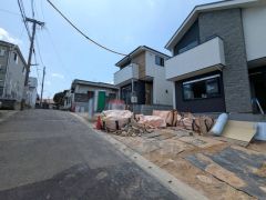 前面道路は東側約4.5ｍの公道に面しています＾＾