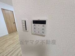 おいだき機能つきなのでお風呂に入る時間が異なるご家庭には嬉しいですね。ボタン一つで快適で便利な生活が＾＾