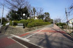 友泉中学校