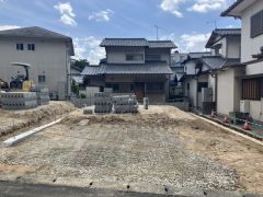 駐車スペースはゆとりある2台分を確保。マイカー用に、お客さま用に、余裕を持ってご利用いただけます＾＾