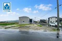 LDKが明るい南東側採光。トイレ・浴室にも窓付きなのでお家のどこにいても明るい光が差し込みます。