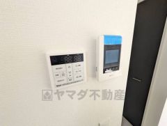 防犯はもちろん、セールスマン対策にもなるモニター付きインターホンです。お子さん1人での留守番時にも活躍しそうです。