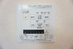 同仕様写真。現況と異なる場合は現況優先となります。浴室暖房乾燥機完備＾＾花粉やPM2.5対策としても活躍しそうですね＾＾