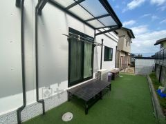 お庭付き＾＾日光浴やガーデニングはもちろん、お子さまの外遊びの場としても＾＾