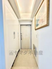 ご家族の靴をスッキリと片付けられるシューズボックス付きの玄関です＾＾スッキリと片付いた玄関は気持ちがいいです。 