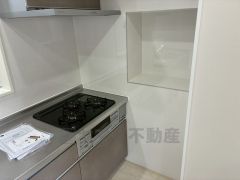 3種類の料理が同時に調理できる、3口ガスコンロ。忙しい夕食の支度時間が短縮できて効率よくお料理が楽しめます。